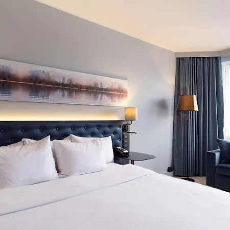 Hilton Hotel 5*